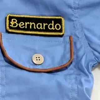 Bolso com nome bordado