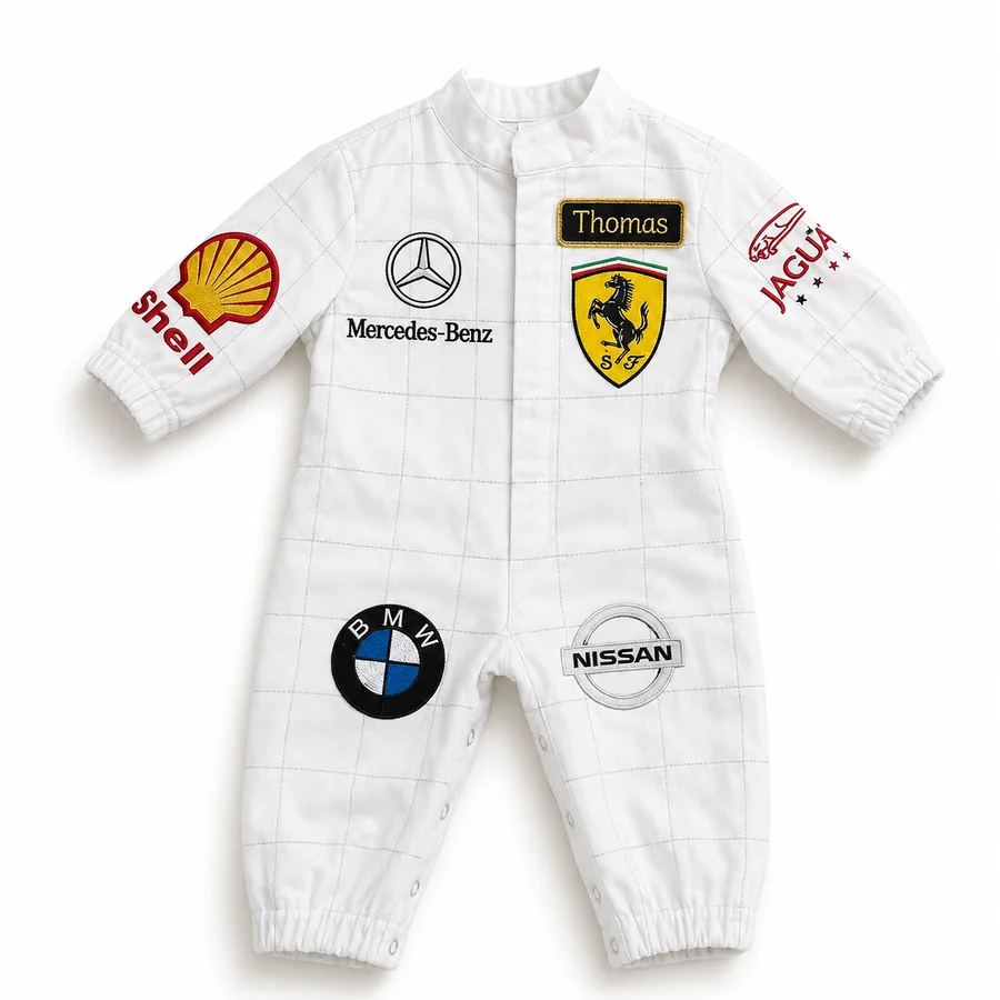 Macacão Ferrari na pintura branca