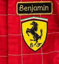 Visual inspirado no automobilismo